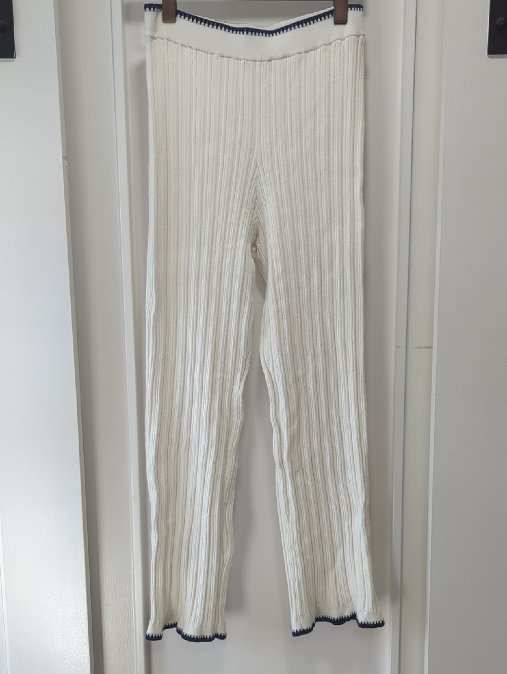 Ann Taylor Light Cream Ribbed Knit Wide-Leg Pants Navy Blue Trim Size Medium